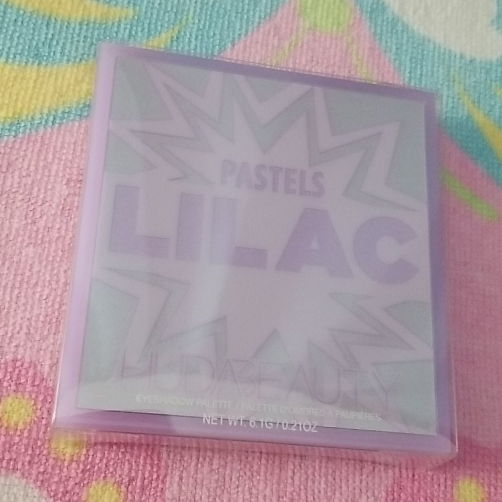 HUDA BEAUTY Pastel Lilacs/purple mini palette